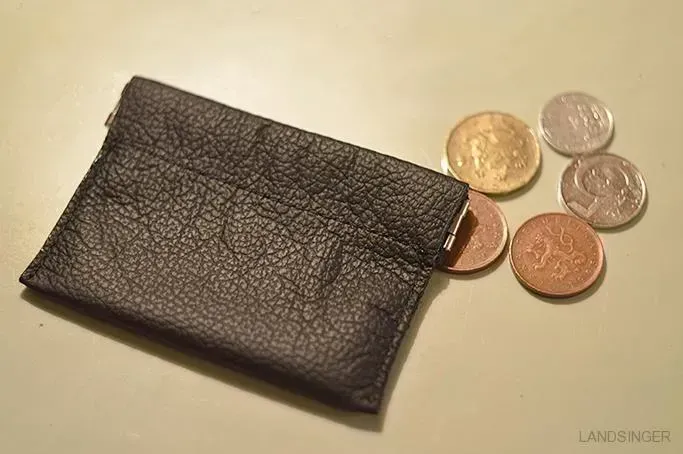 Kožená peněženka na mince s pružinou " LAHTON"