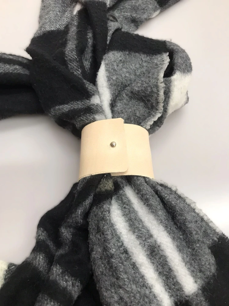 Kožená spona na šátek nebo šálu Classic 4,5 cm