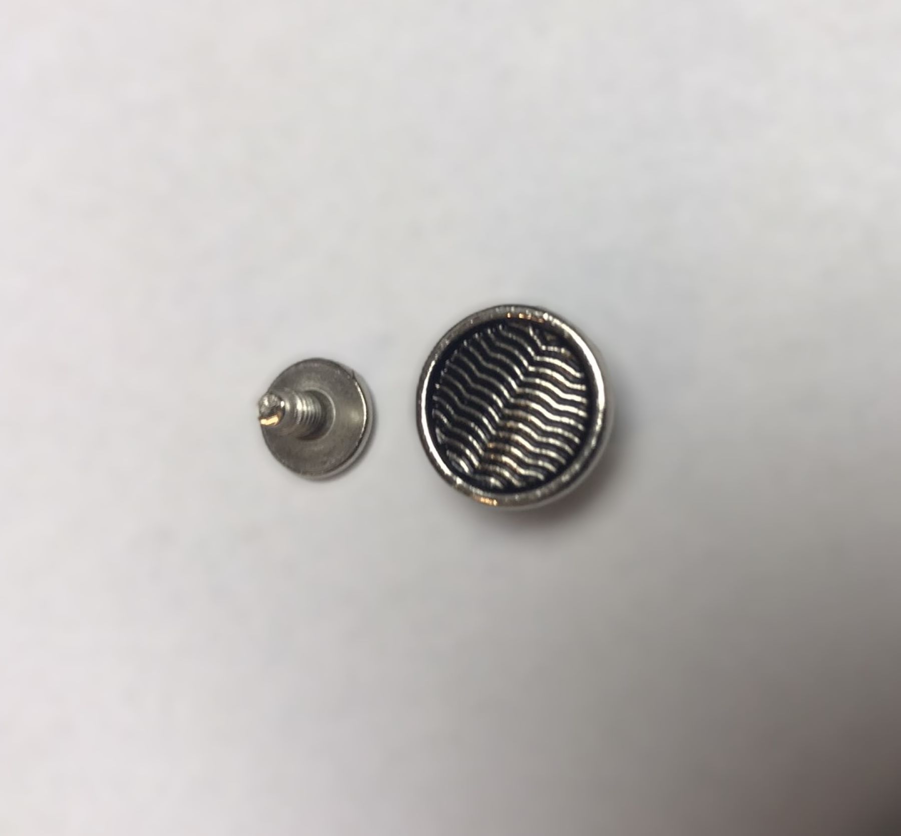 Zdobený šroubovací nýt - vlnky 