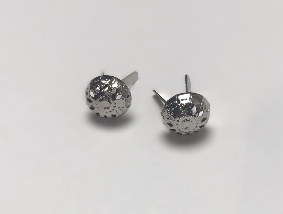 Zdobený dvojnožkový hřeb