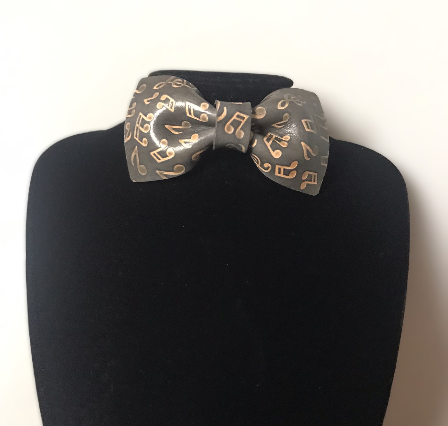 Kožený motýlek noty