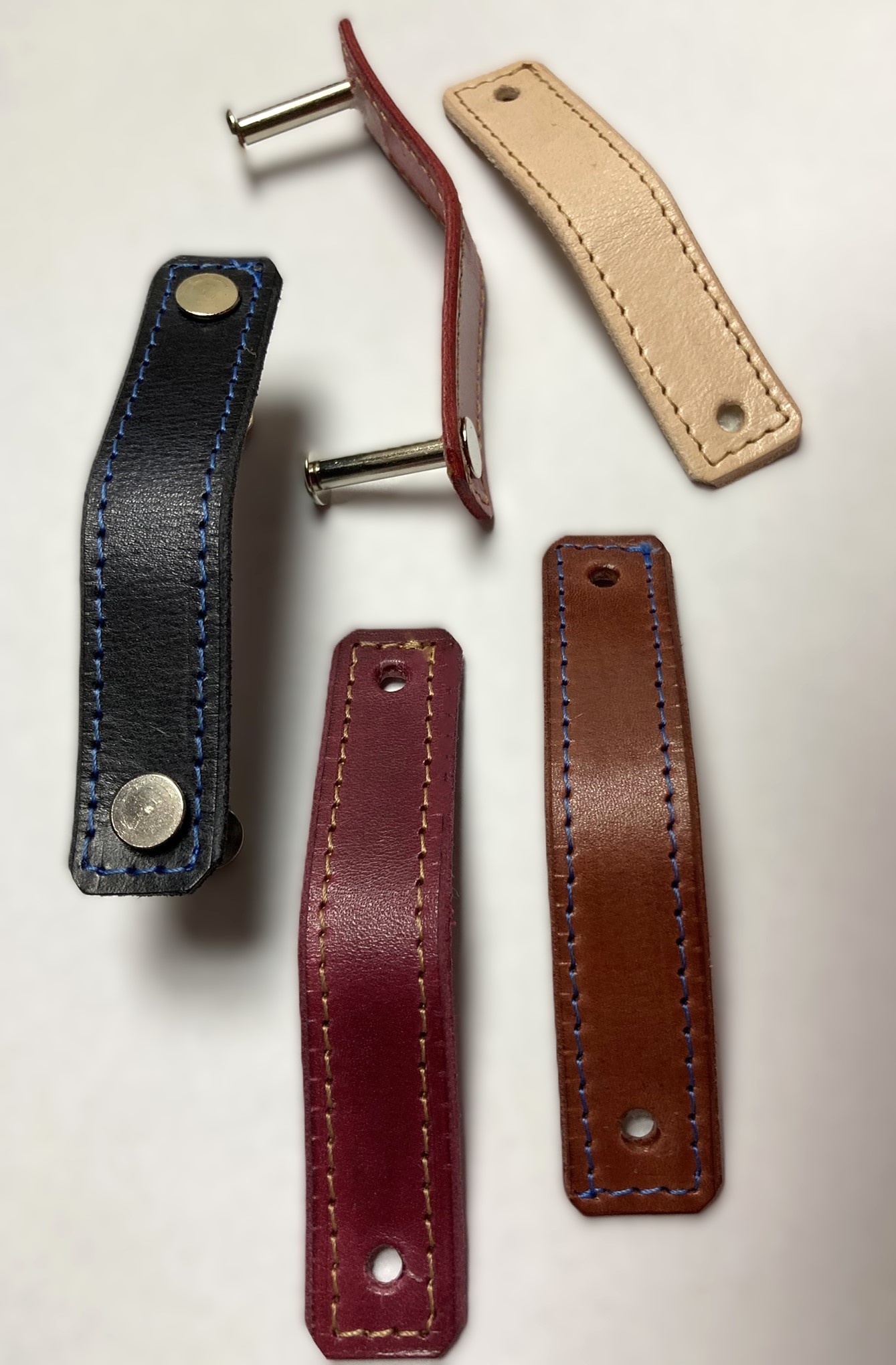 Kožené madlo, úchytka 2 cm prošitá