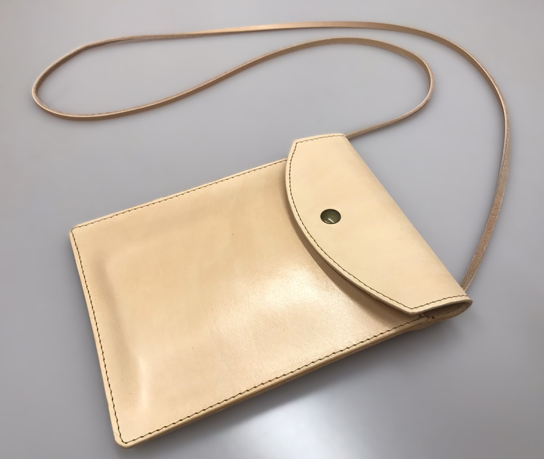 Kožené pouzdro na mobil