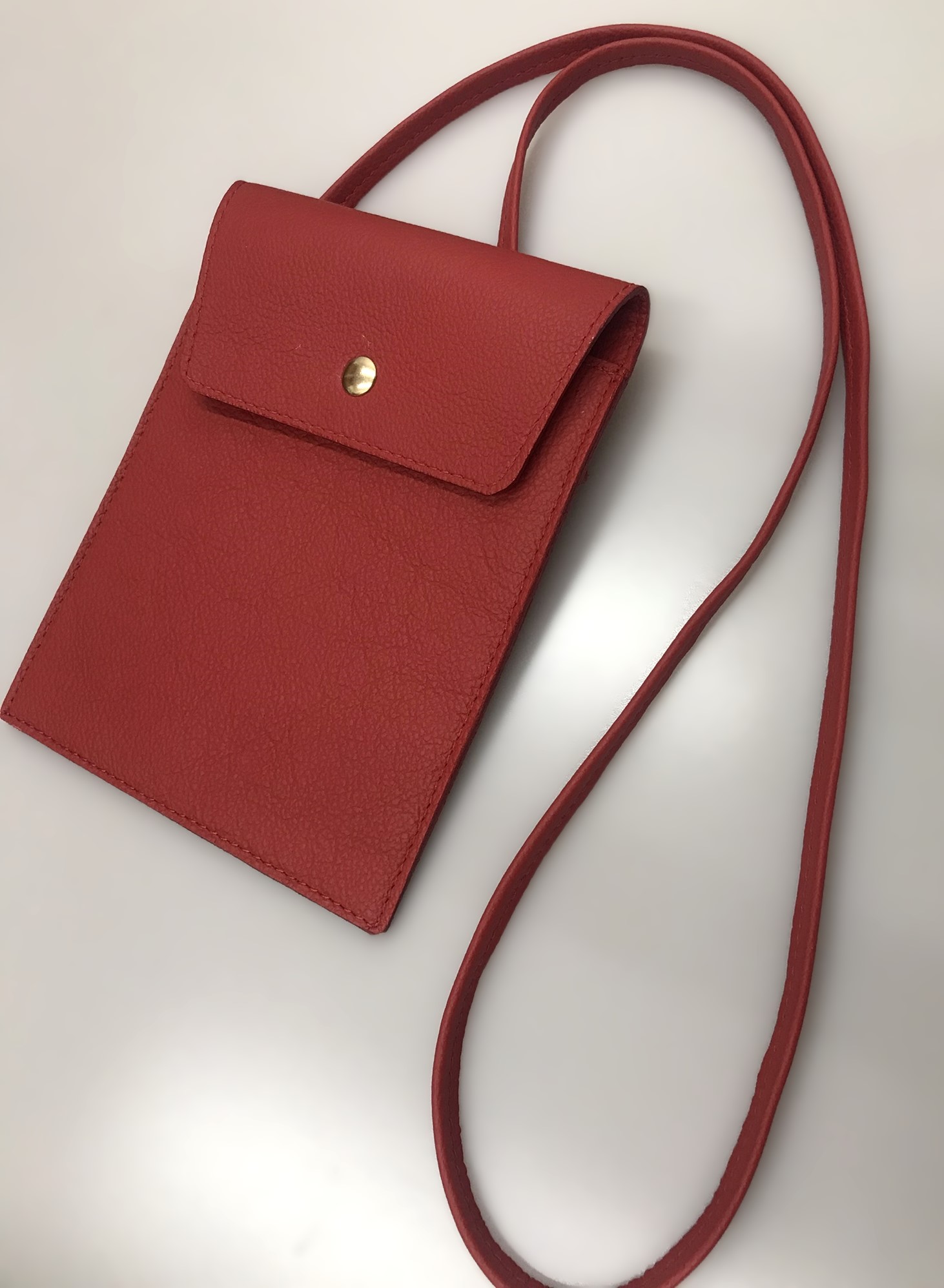 Kožené pouzdro na mobil Lahton červené