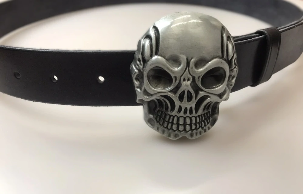 Kožený opasek 4 cm - lebka