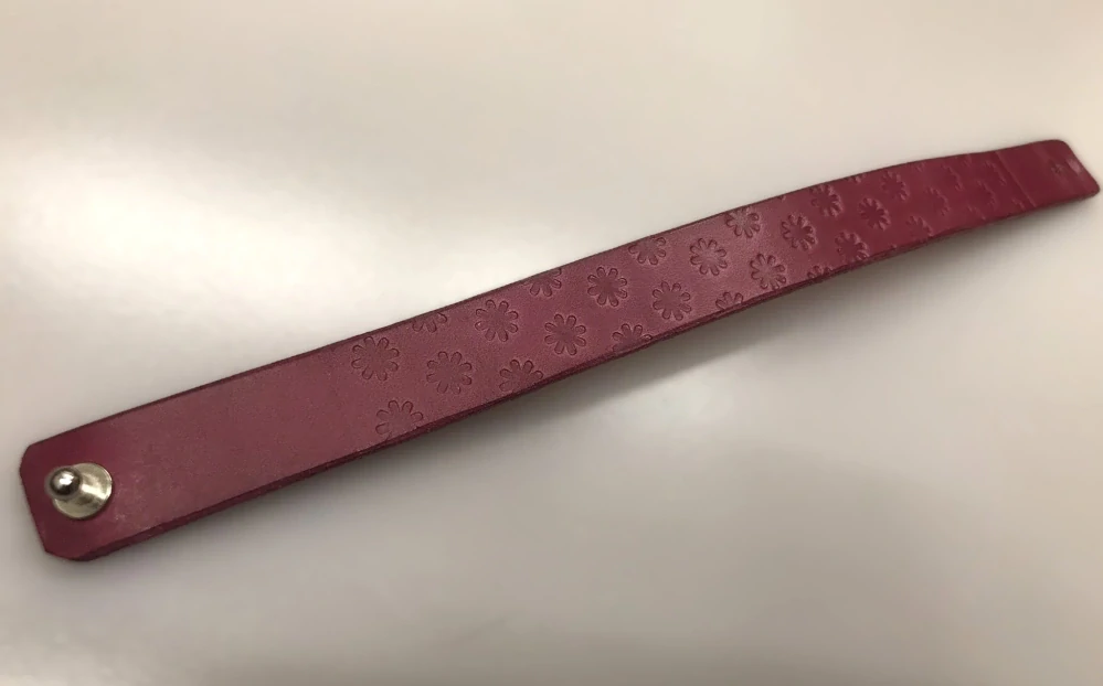 Kožený náramek - Kytičky