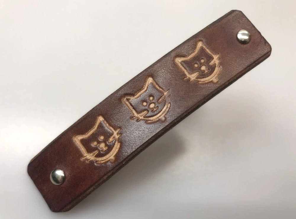 Kožená spona do vlasů - Kočky