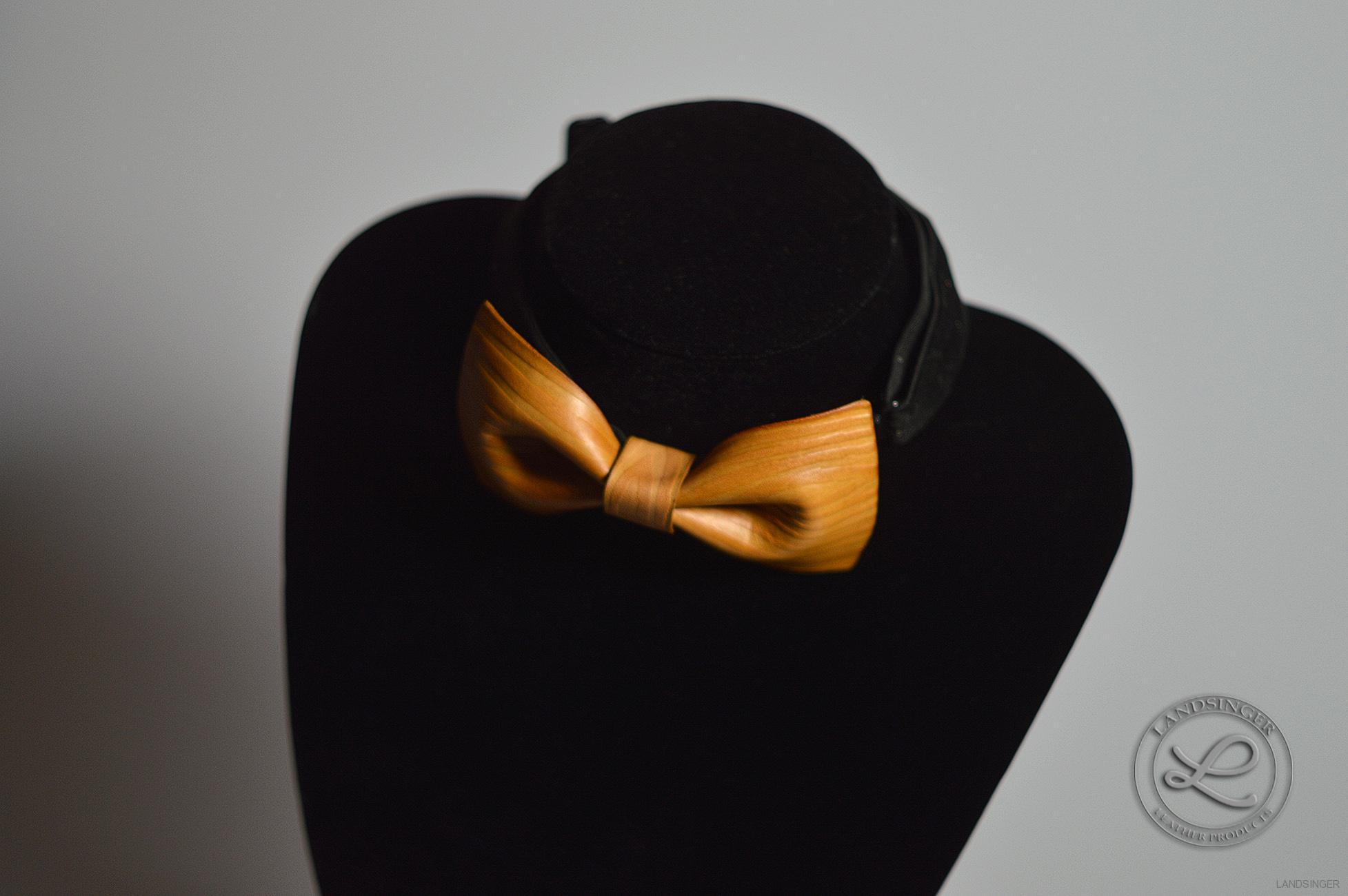 Kožený motýlek - imitace dřeva 