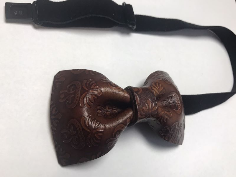 Kožený motýlek - retro 