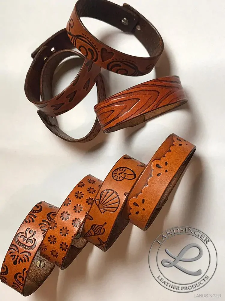 Kožený dámský náramek hnědý ANTIK - 8 motivů 