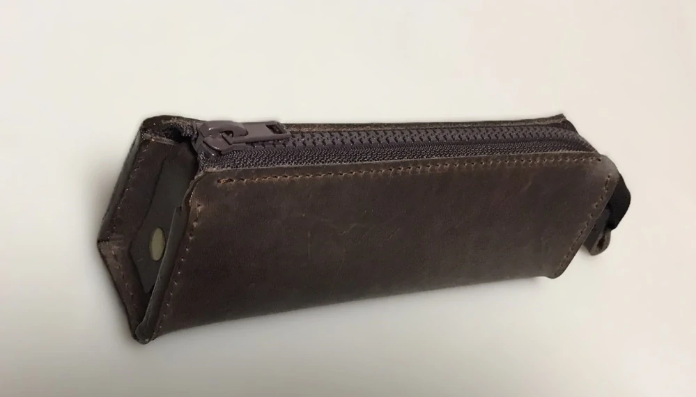 Kožené pouzdro na tužky hnědé