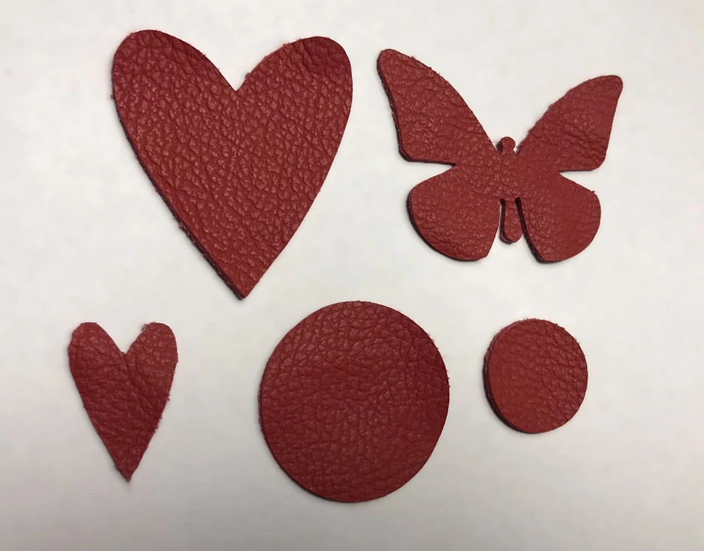 Kožený motýl, srdce, kolečko červené "Lahton"