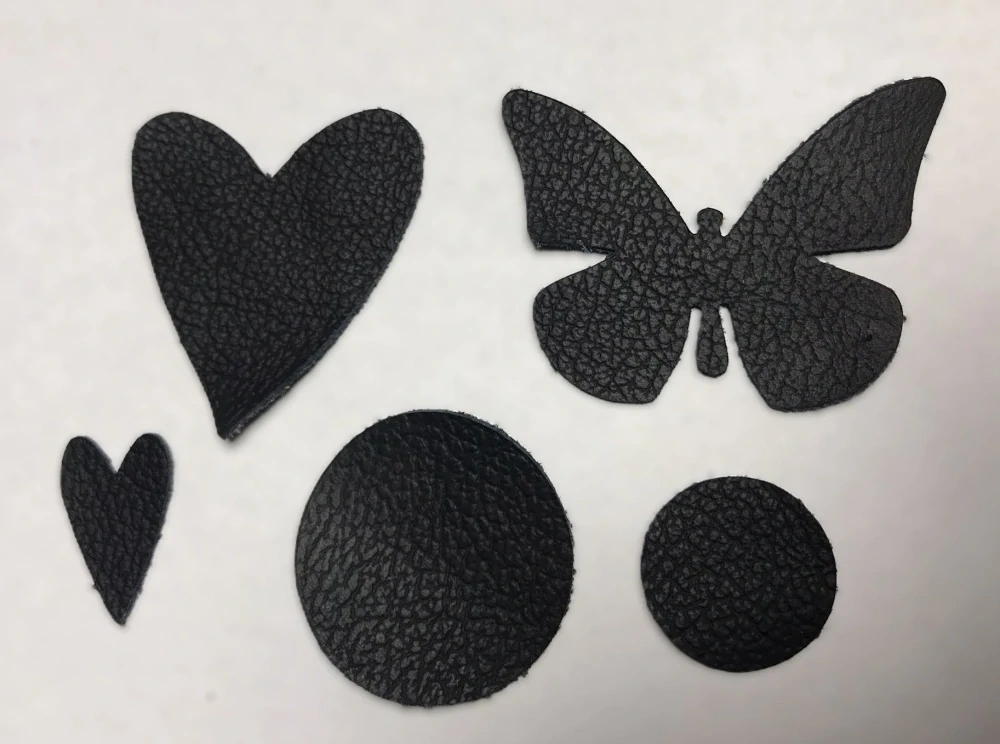 Kožené motýl, srdce, kolečko černé " Lahton" 