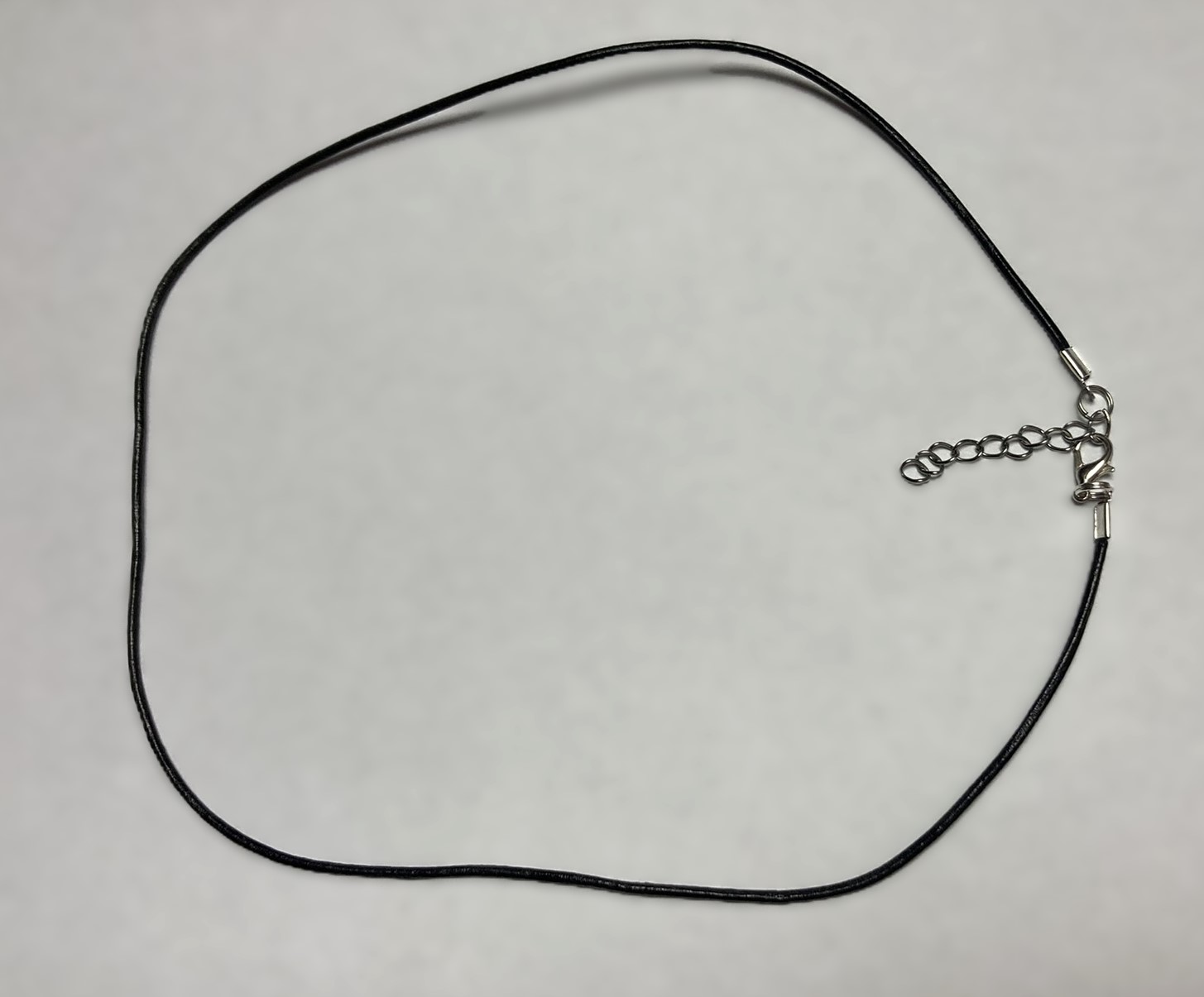 Kožený kulatý řemínek na krk 