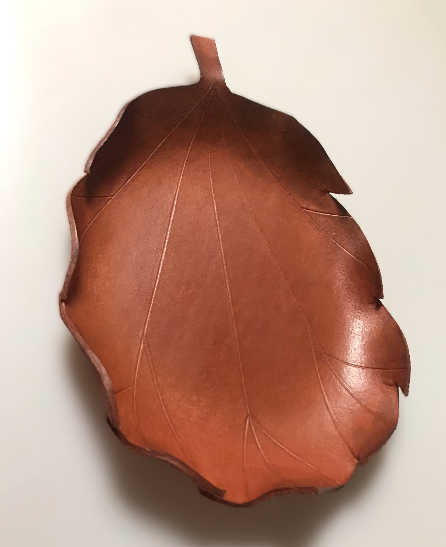 Kožená miska - List