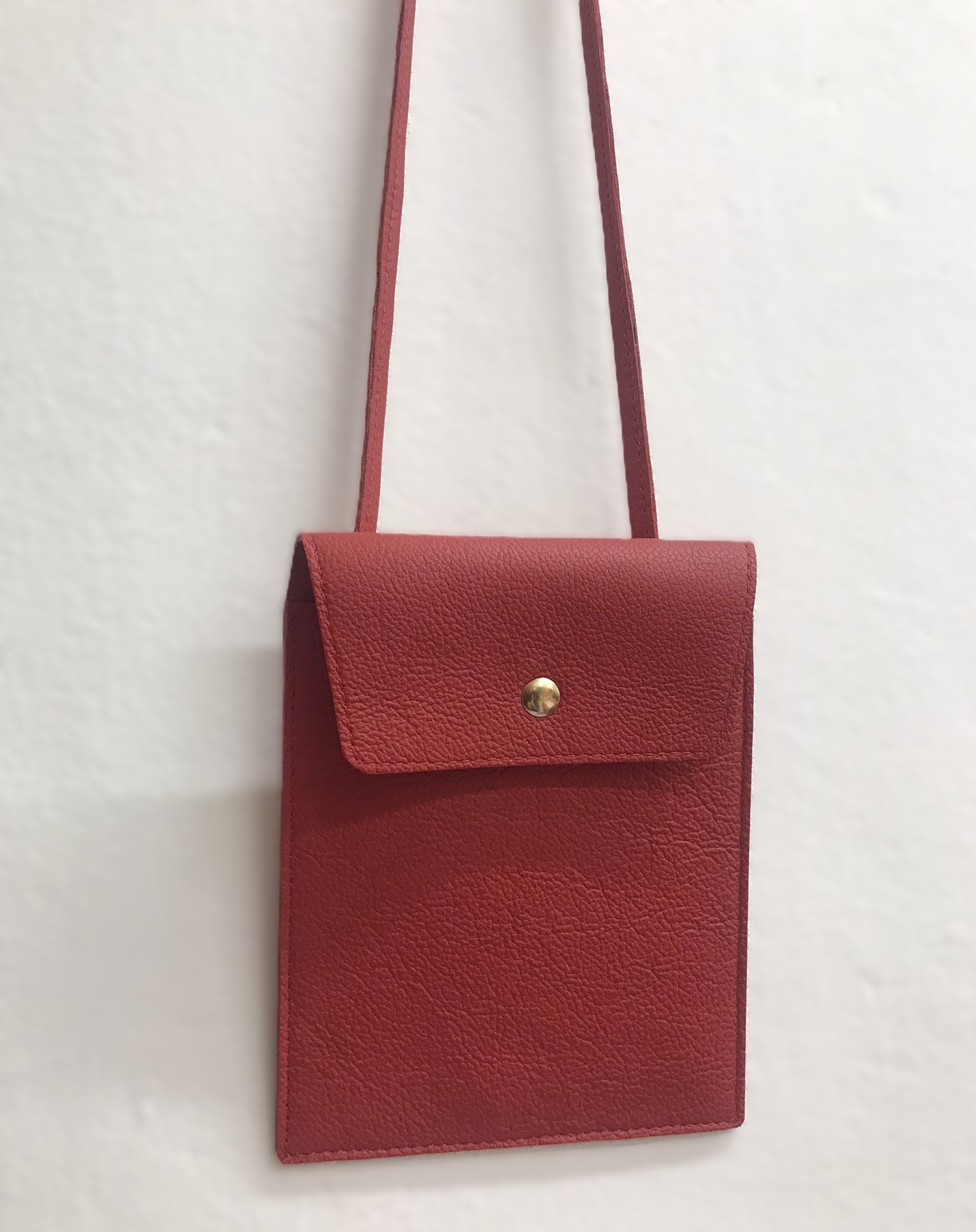 Kožené pouzdro na mobil Lahton červené