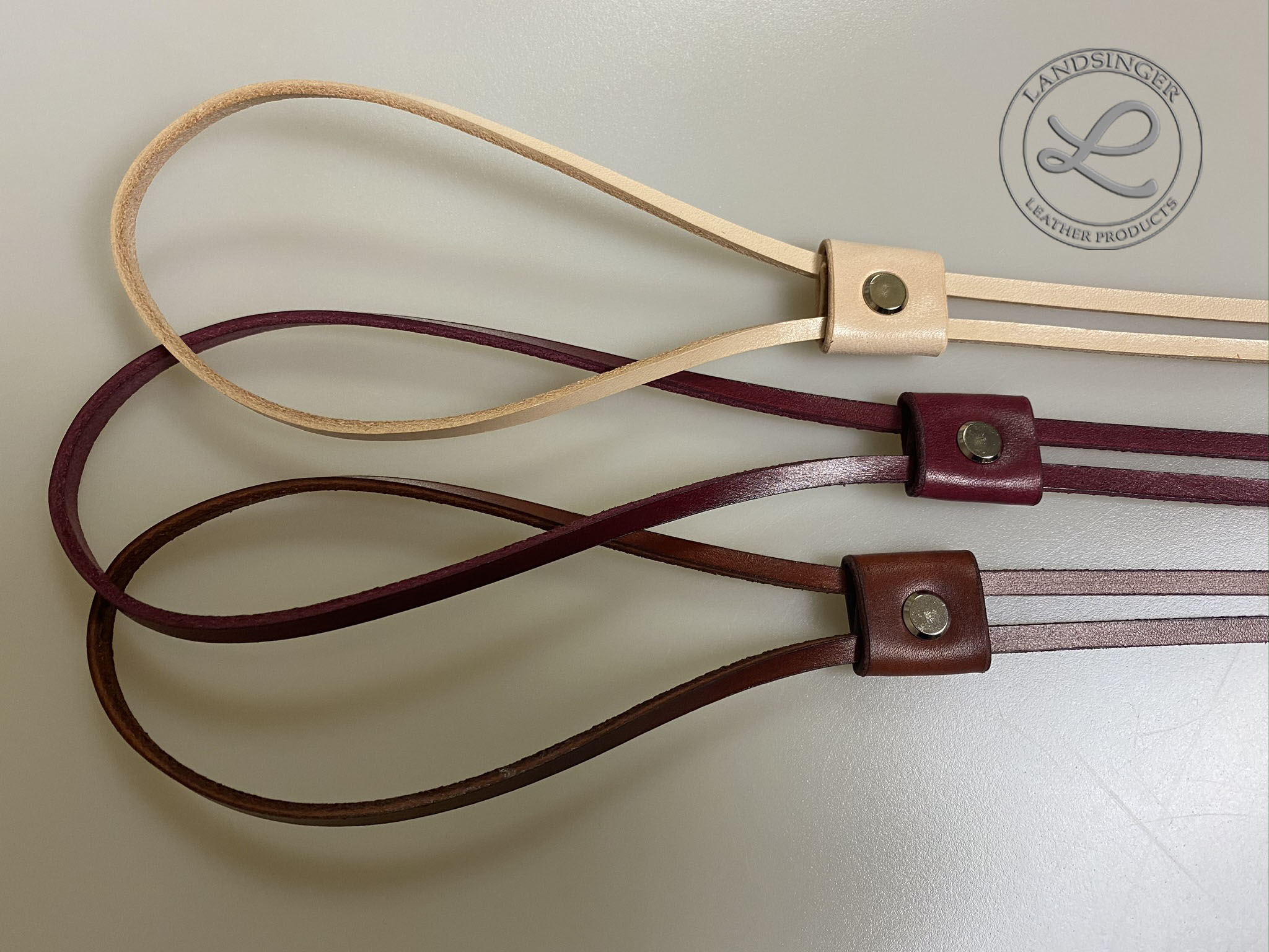 Stahovací řemínek s kovovou koncovkou na kabelku, tašku, batoh - polotovar.