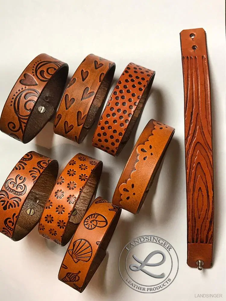 Kožený dámský náramek hnědý ANTIK - 8 motivů 