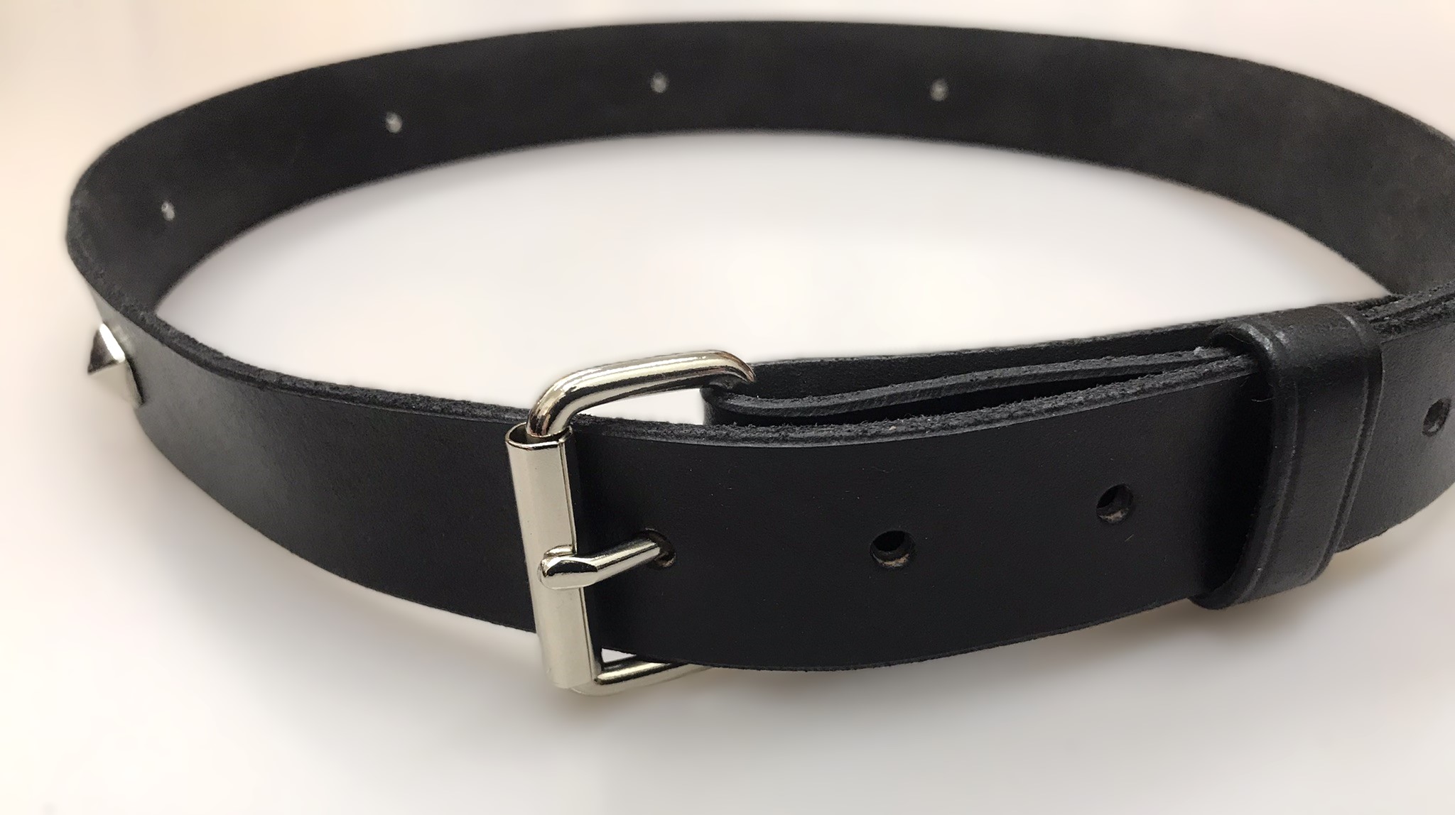 Kožený DÁMSKÝ opasek 3 cm černý klasický - pyramida