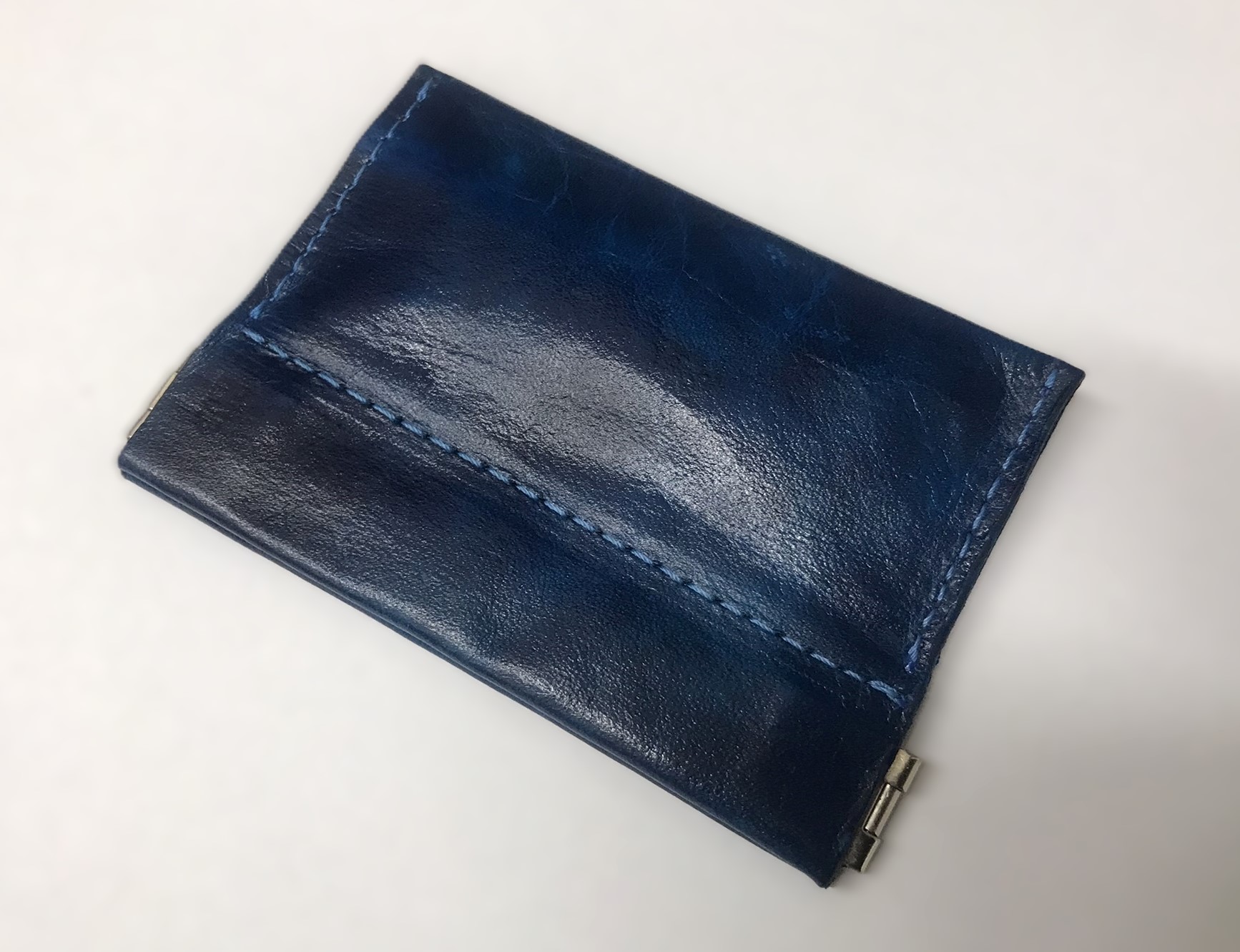 Kožená peněženka na mince s pružinou - modrá