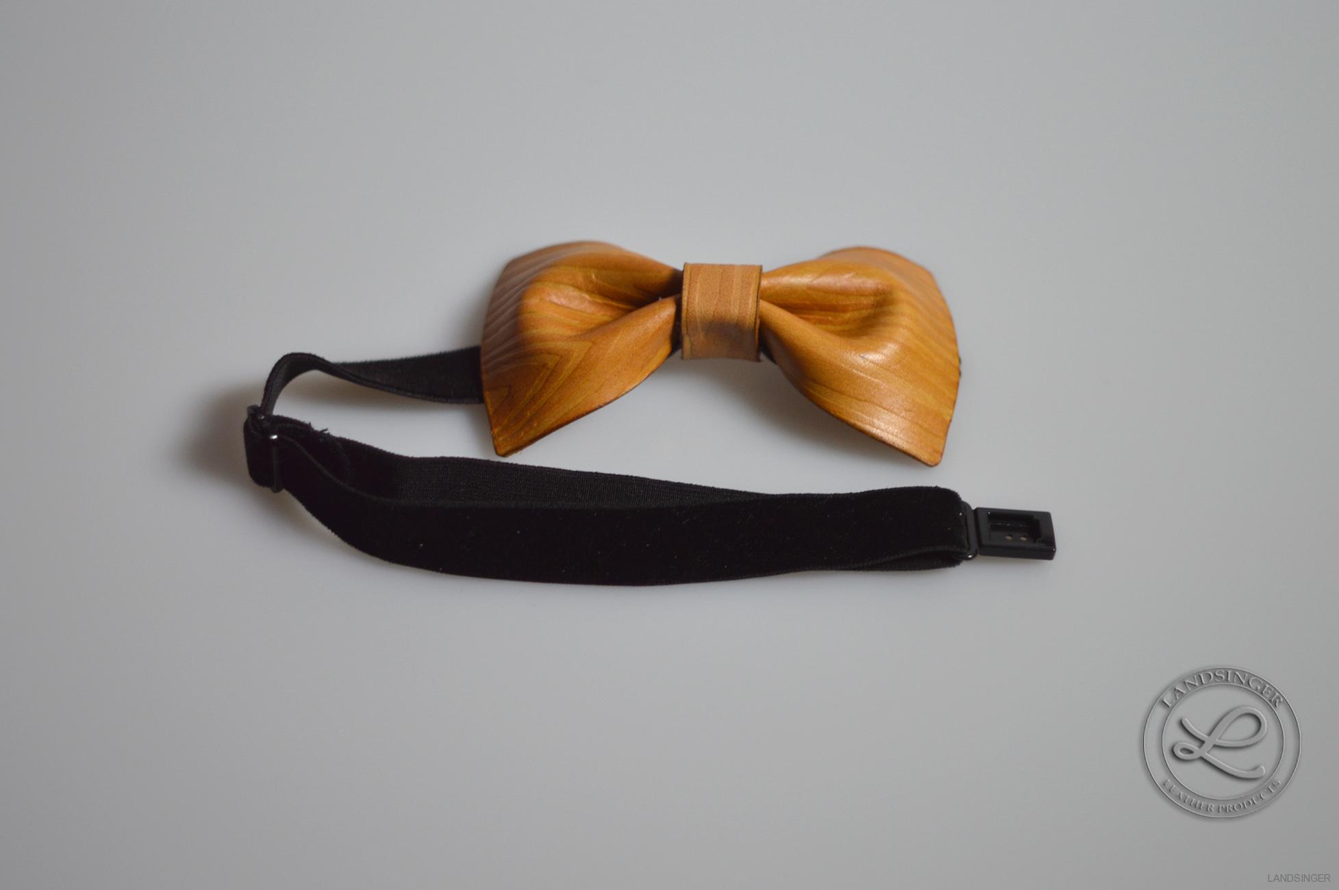 Kožený motýlek - imitace dřeva 