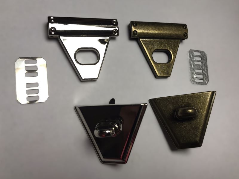 Zapínání 47 x 50 mm