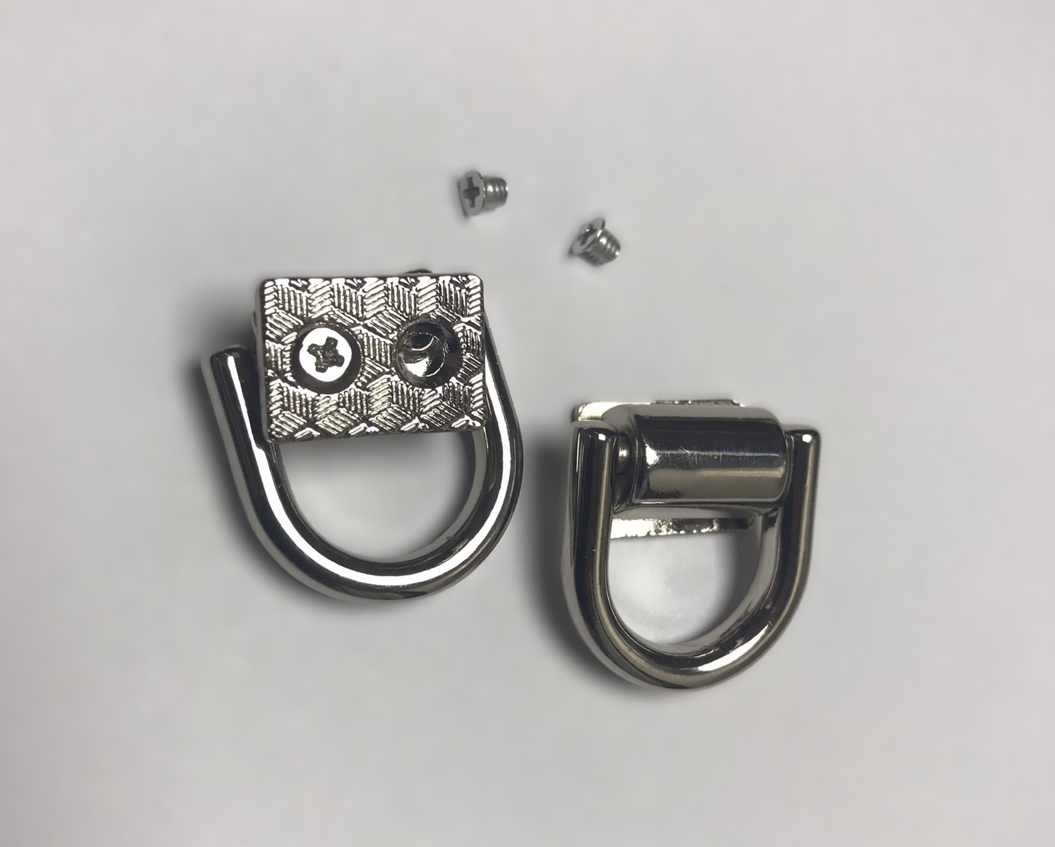 Poutko kovové 16 mm