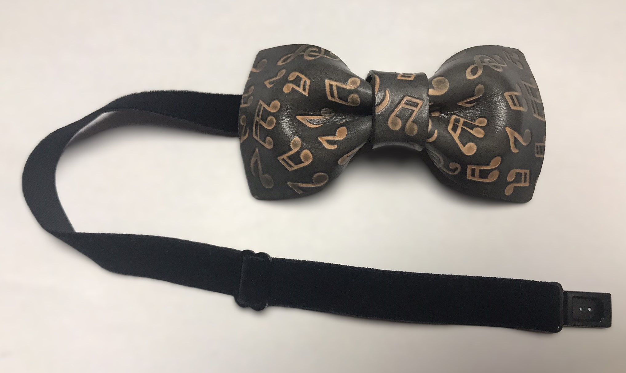 Kožený motýlek noty