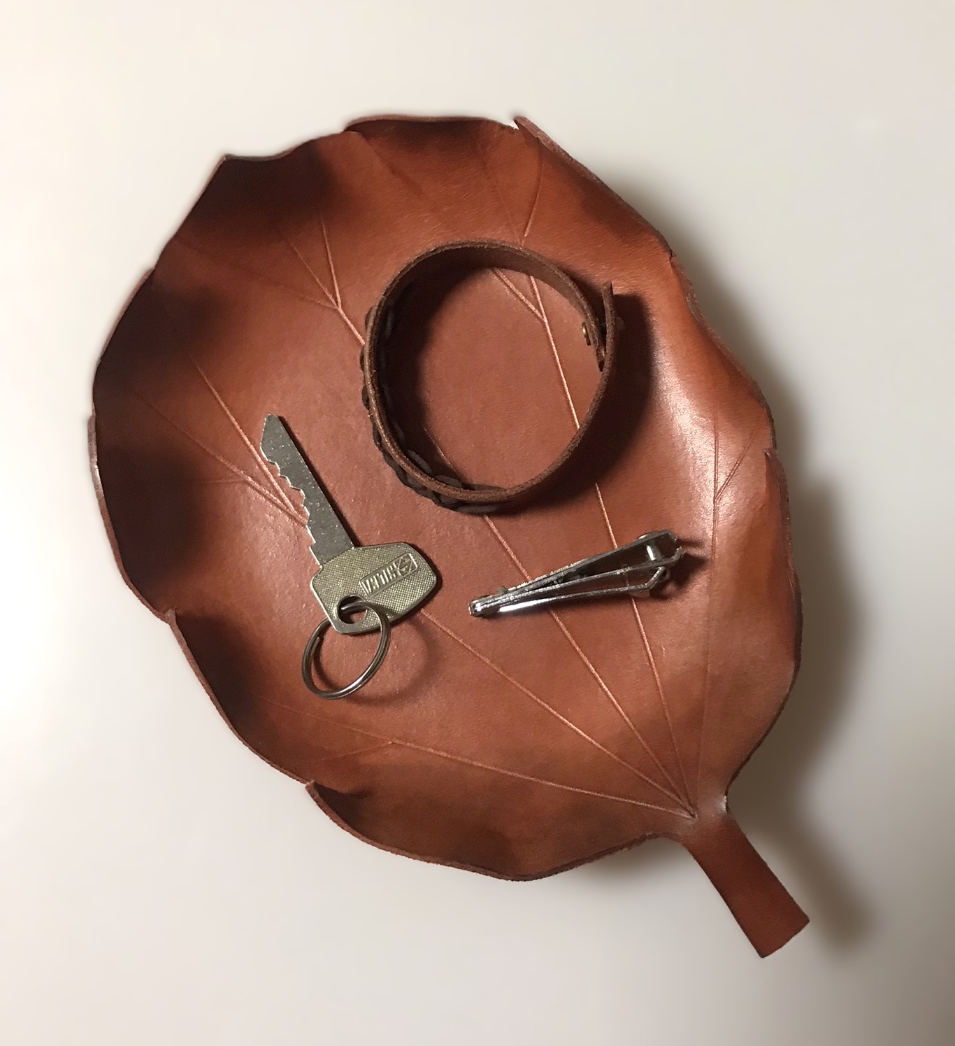 Kožená miska - List