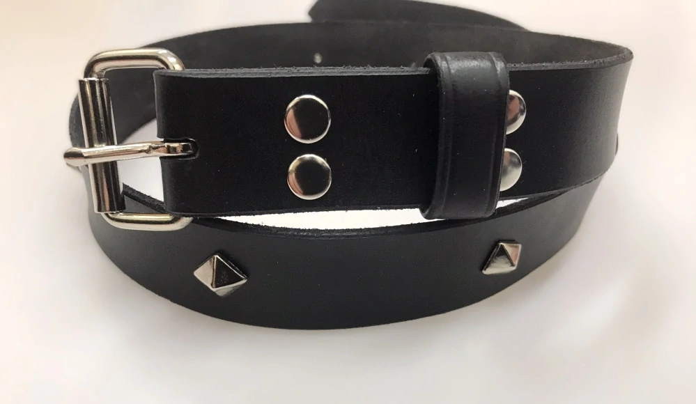 Kožený opasek 3 cm černý klasický - pyramida