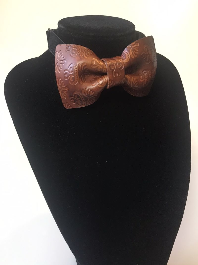 Kožený motýlek - retro 