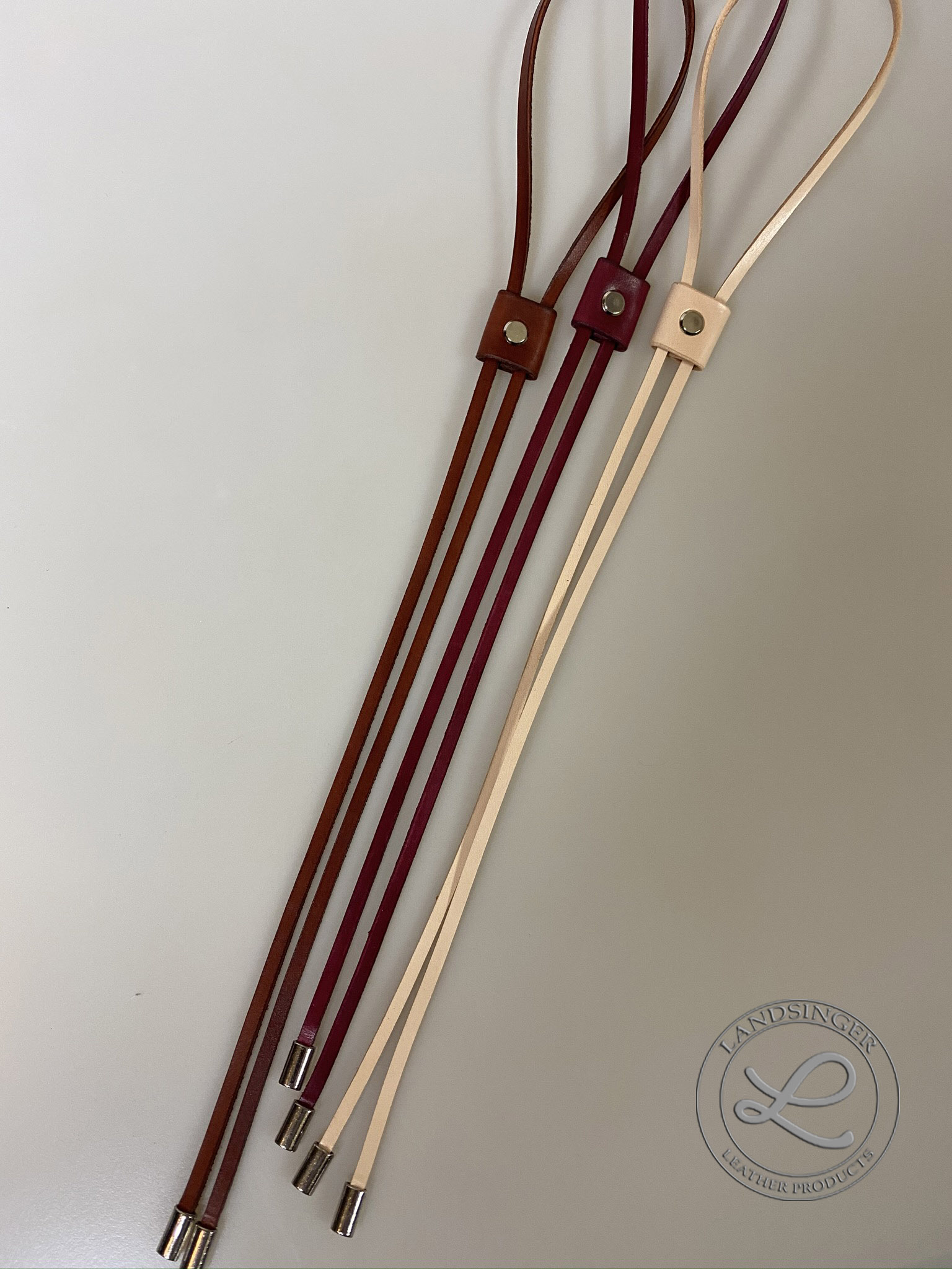 Stahovací řemínek s kovovou koncovkou na kabelku, tašku, batoh - polotovar.