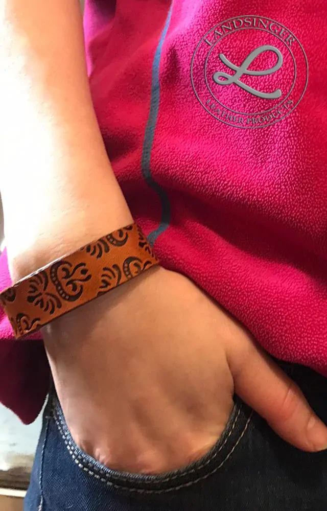 Kožený dámský náramek hnědý ANTIK - 8 motivů 