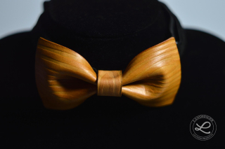 Kožený motýlek - imitace dřeva 