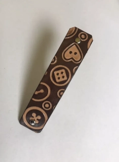 Kožená spona do vlasů - Knoflíky